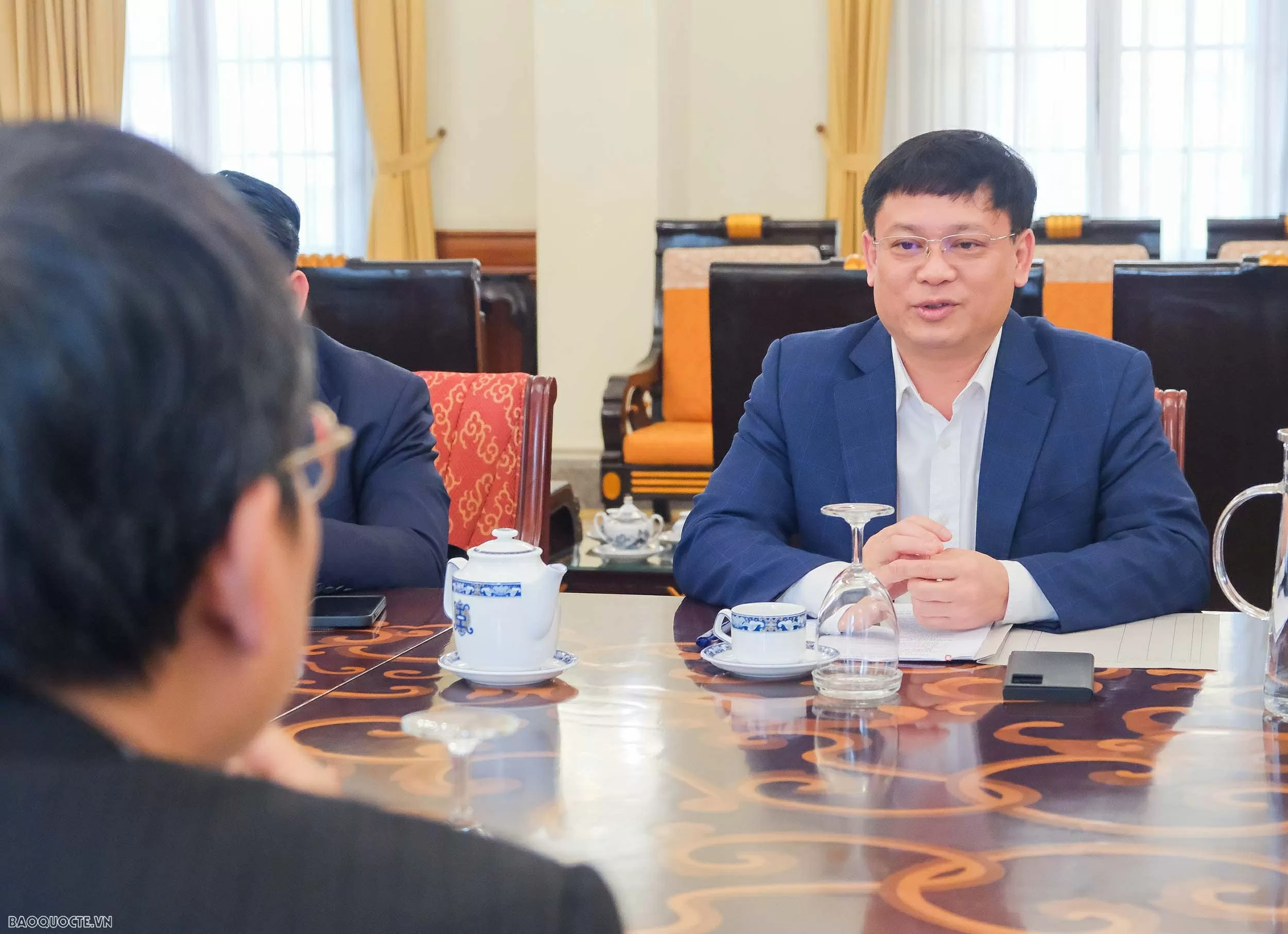 Thứ trưởng Nguyễn Minh Vũ làm việc với Huê s Thứ trưởng Nguyễn Minh Vũ làm việc với Huê s