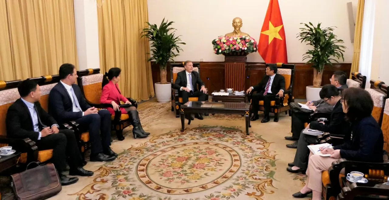 Phó Chủ tịch điều hành quốc tế tập đoàn Airbus Wouter Van Wersch sẵn sàng hỗ trợ Việt Nam kết nối với các đối tác châu Âu.(Ảnh:Thành Long) Phó Chủ tịch điều hành quốc tế tập đoàn Airbus Wouter Van Wersch sẵn sàng hỗ trợ Việt Nam kết nối với các đối tác châu Âu.(Ảnh:Thành Long)