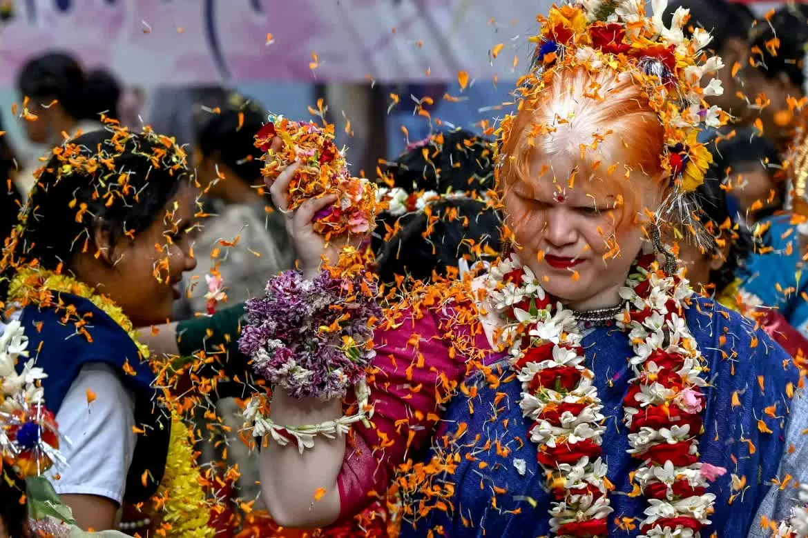 Bùng nổ sắc màu lễ hội Holi ở Nam Á