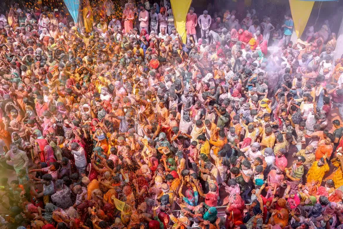 Bùng nổ sắc màu lễ hội Holi ở Nam Á