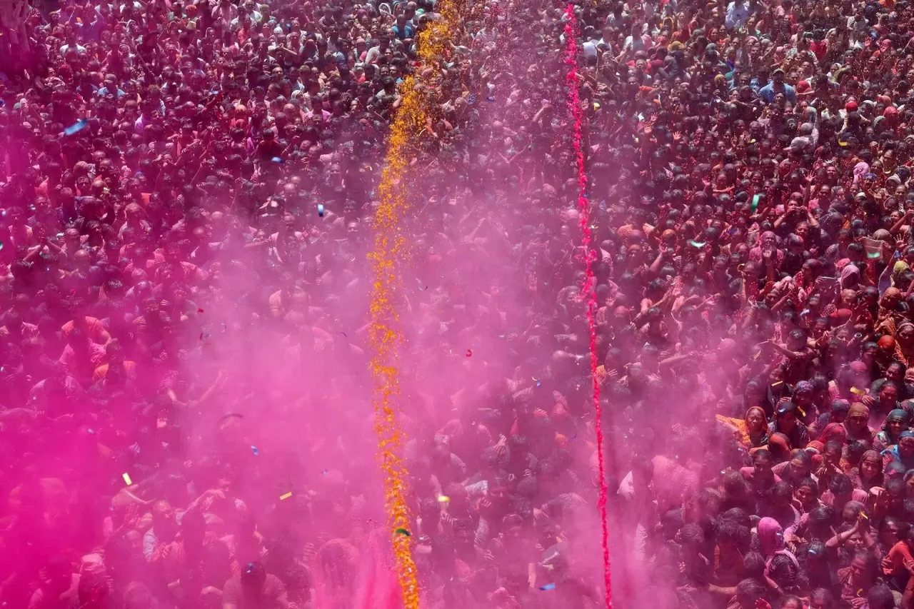 Bùng nổ sắc màu lễ hội Holi ở Nam Á