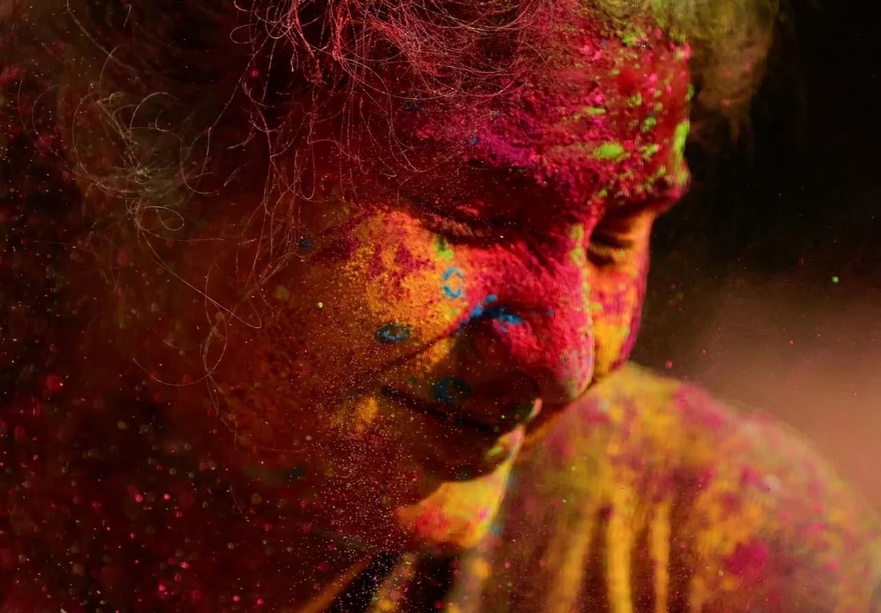 Bùng nổ sắc màu lễ hội Holi ở Nam Á