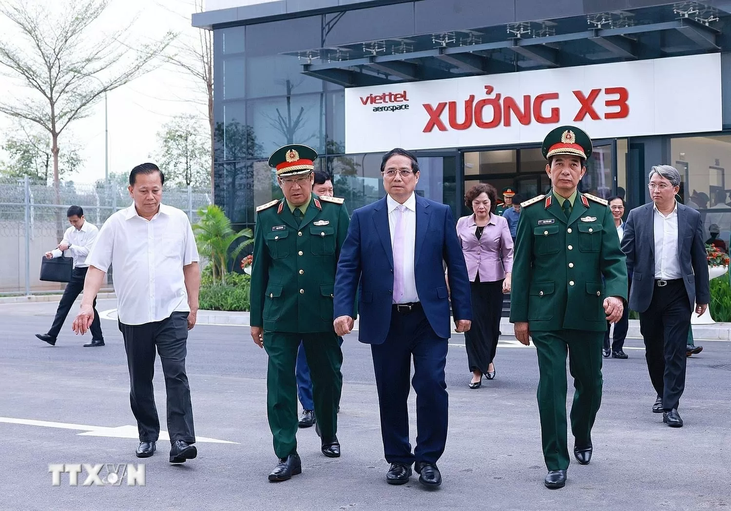 Thủ tướng Phạm Minh Chính làm việc với Tập đoàn Công nghiệp-Viễn thông Quân đội (Viettel). (Ảnh: Dương Giang/TTXVN)