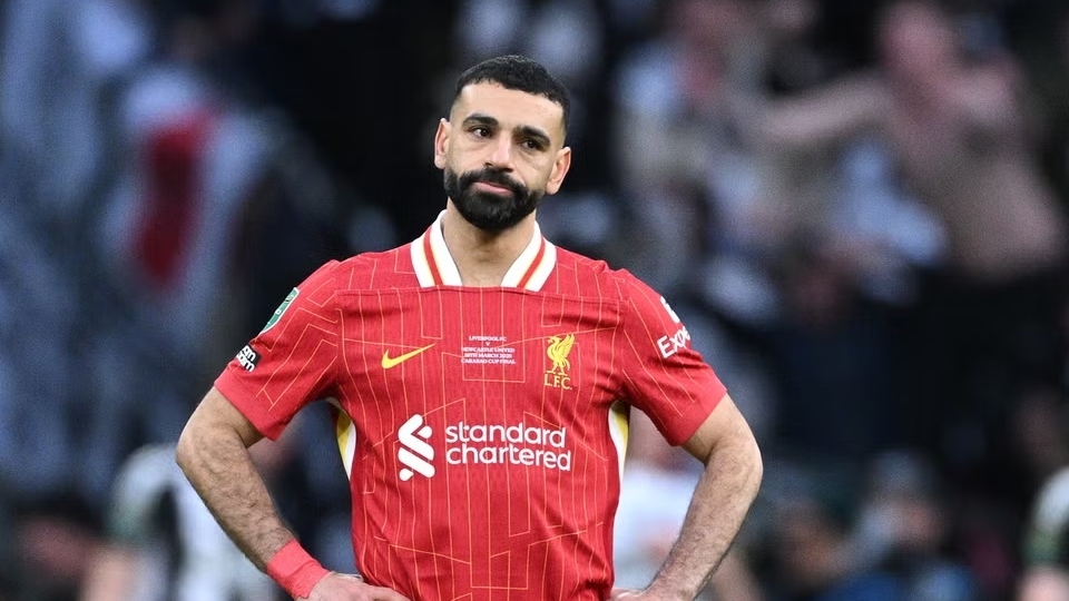 Liverpool sụp đổ, 'vỡ mộng' trong 4 ngày