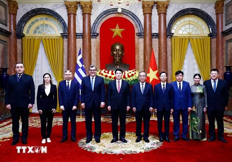 Chủ tịch nước Lương Cường tiếp Đại sứ các nước trình Quốc thư