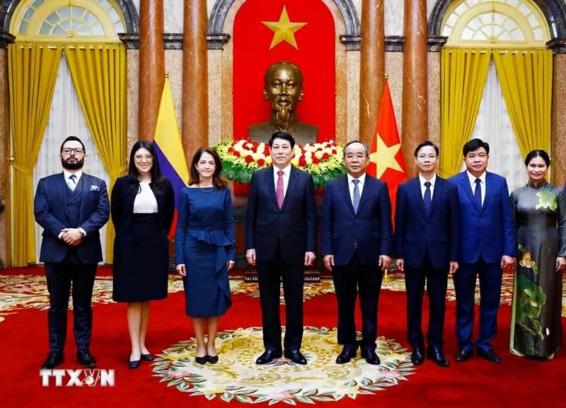 Chủ tịch nước Lương Cường tiếp Đại sứ các nước trình Quốc thư