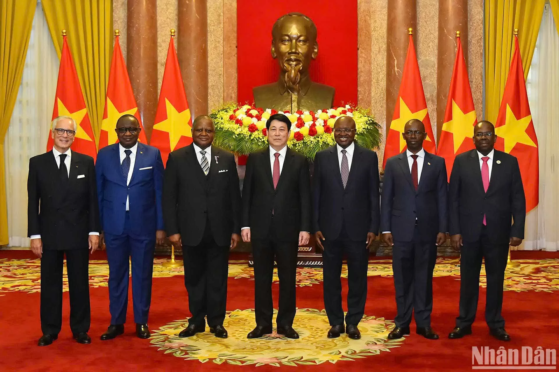 Chủ tịch nước Lương Cường tiếp Đại sứ các nước trình Quốc thư