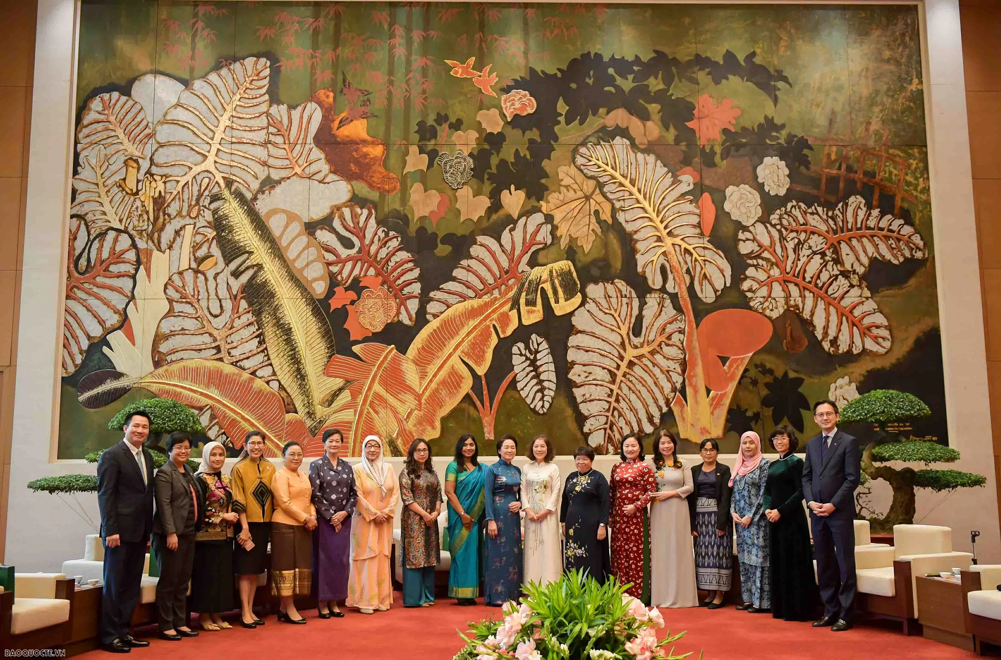 Phu nhân Chủ tịch Quốc hội tiếp Nhóm Phụ nữ cộng đồng ASEAN Phu nhân Chủ tịch Quốc hội Nguyễn Thị Thanh Nga tiếp Nhóm Phụ nữ cộng đồng ASEAN tại Hà Nội