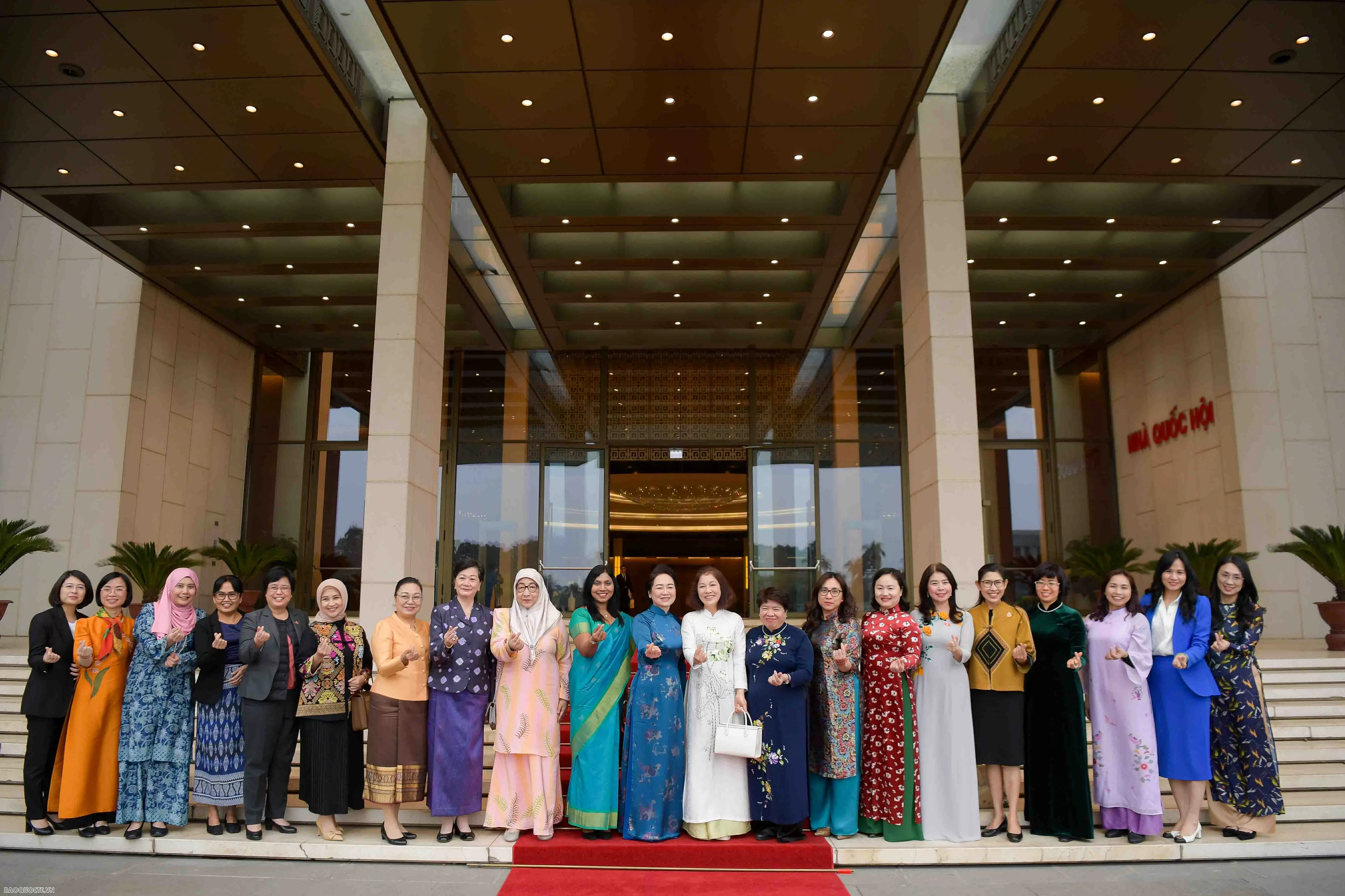 Phu nhân Chủ tịch Quốc hội Nguyễn Thị Thanh Nga tiếp Nhóm Phụ nữ cộng đồng ASEAN tại Hà Nội