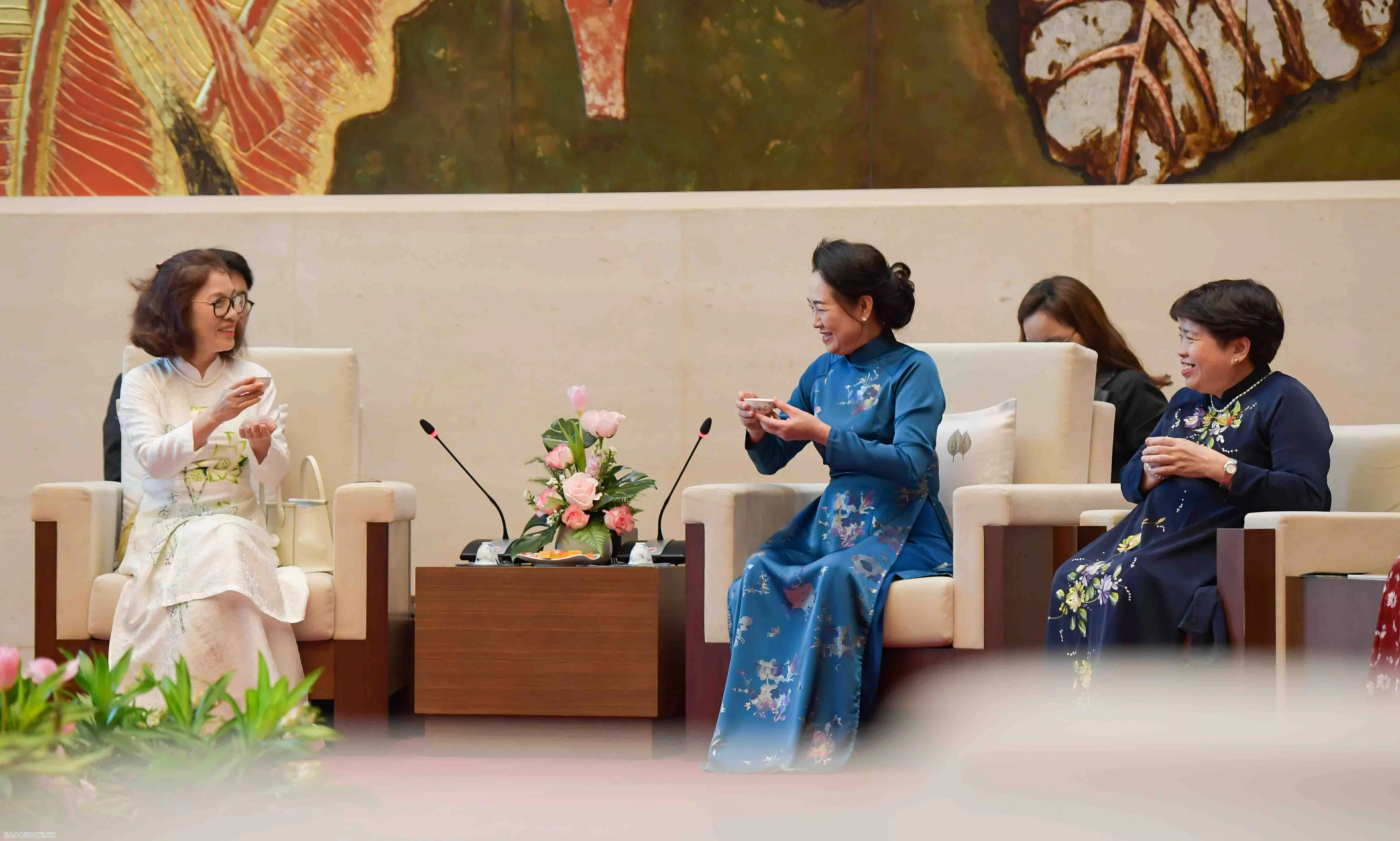 Phu nhân Chủ tịch Quốc hội Nguyễn Thị Thanh Nga tiếp Nhóm Phụ nữ cộng đồng ASEAN tại Hà Nội