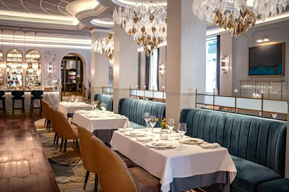 Sofitel Legend Metropole Hanoi mang đến một bữa tối độc quyền đẳng cấp thế giới với sự góp mặt của Bếp trưởng nhà hàng 3 sao Michelin, tại không gian sang trọng của nhà hàng Le Beaulieu vào ngày 4-5/4. Sofitel Legend Metropole Hanoi mang đến một bữa tối độc quyền đẳng cấp thế giới với sự góp mặt của Bếp trưởng nhà hàng 3 sao Michelin, tại không gian sang trọng của nhà hàng Le Beaulieu vào ngày 4-5/4.