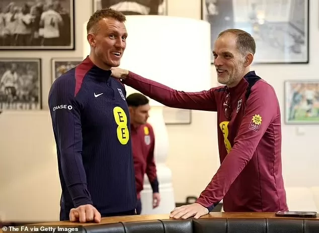 HLV Tuchel tay bắt mặt mừng chào đón dàn sao tuyển Anh
