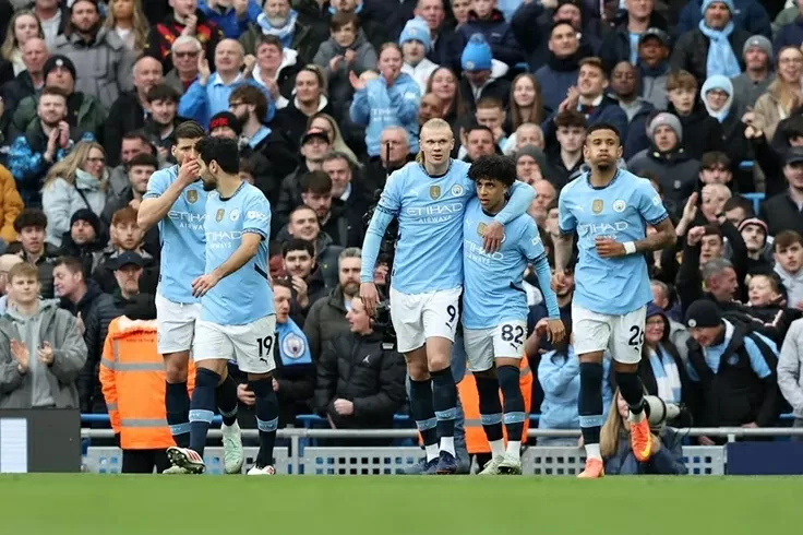 Sau vòng 29 Ngoại hạng Anh: Căng thẳng top 4