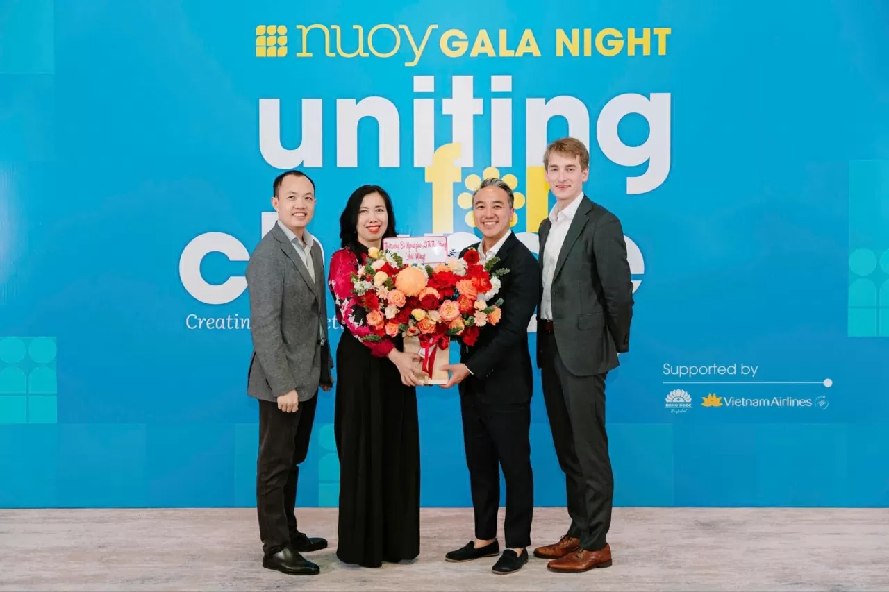 Bác sĩ người Mỹ gốc Việt với những đóng góp ý nghĩa cho quê hương Bác sĩ người Mỹ gốc Việt với những đóng góp ý nghĩa cho quê hương