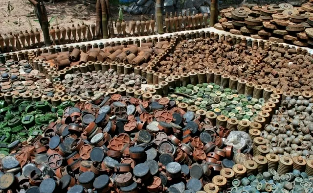 Bốn nước NATO đánh tiếng rút khỏi công ước về mìn sát thương, lấy lý do liên quan Nga-Belarus Bốn nước NATO đánh tiếng rút khỏi công ước về mìn sát thương, lấy lý do liên quan Nga-Belarus