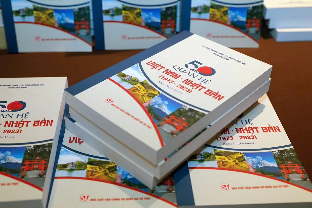 Sách chuyên khảo “50 năm quan hệ Việt Nam-Nhật Bản (1973-2023)” mang đến cái nhìn toàn diện về quan hệ song phương hai nước. (Nguồn: JICA) Sách chuyên khảo “50 năm quan hệ Việt Nam-Nhật Bản (1973-2023)” mang đến cái nhìn toàn diện về quan hệ song phương hai nước. (Nguồn: JICA)