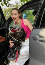 Ca sĩ Minh Hằng đón niềm vui bất ngờ