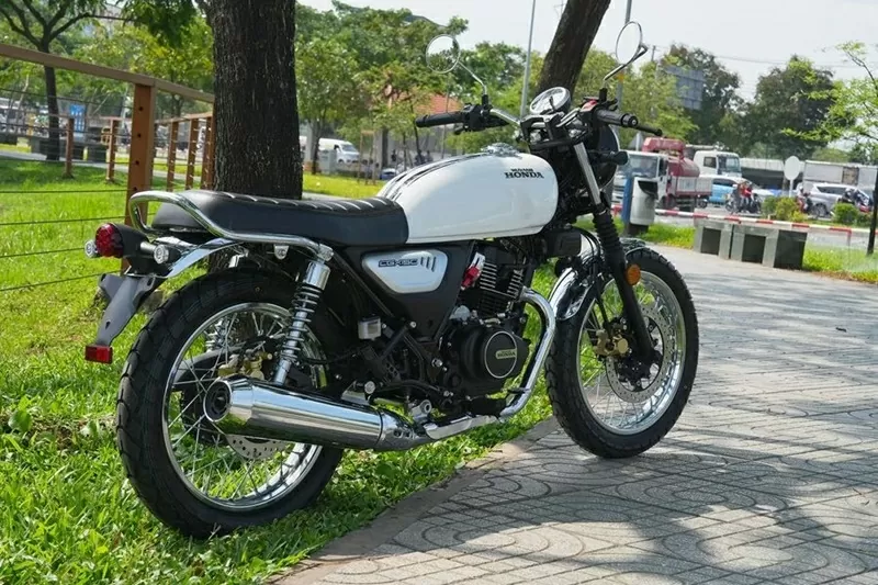 Ngoại hình của mẫu xe côn tay Honda CGX 150 đậm chất cổ điển