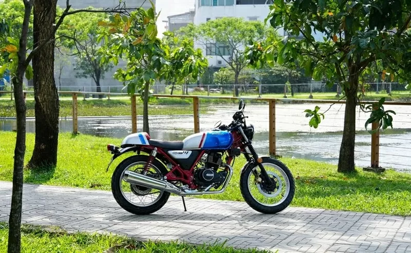 CGX 150 được trang bị phanh đĩa và tích hợp hệ thống chống bó cứng phanh ABS