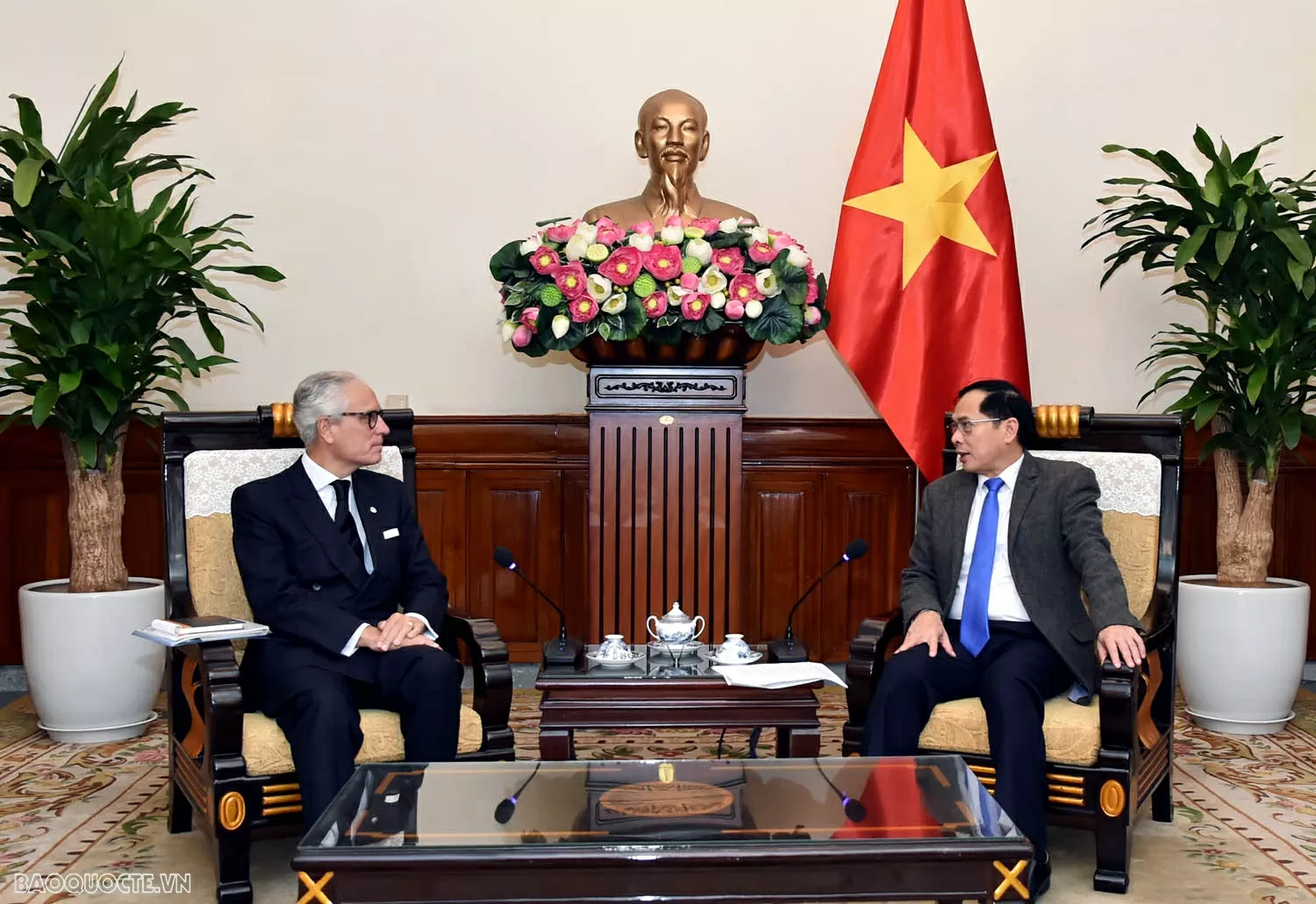 Phó Thủ tướng, Bộ trưởng Ngoại giao Bùi Thanh Sơn: Hoan nghênh Chính phủ Bồ Đào Nha quyết định mở Đại sứ quán tại Việt Nam