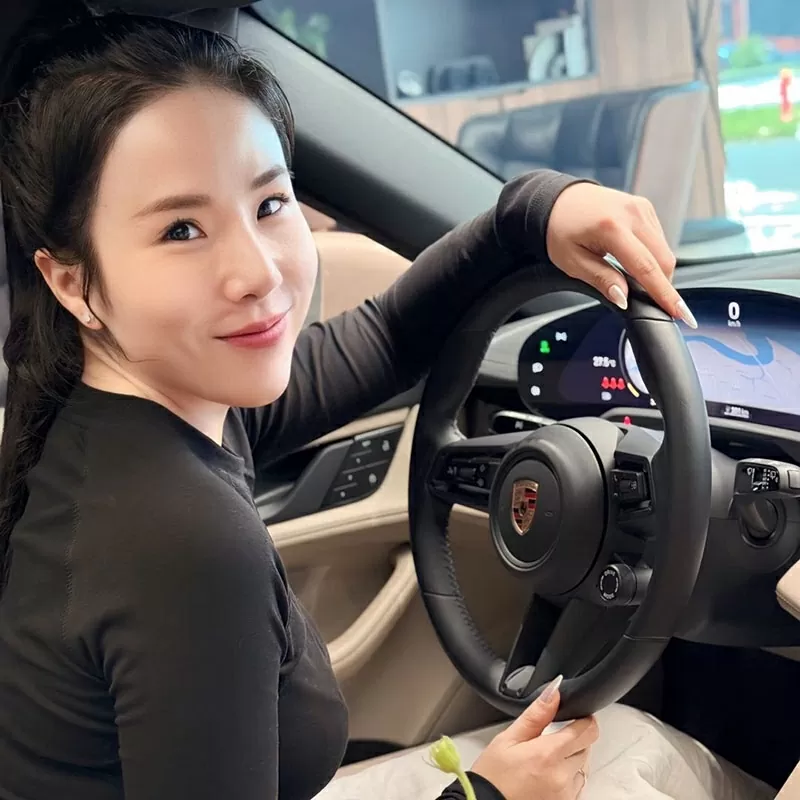 Hình ảnh chân dung tiktoker Y Bình. Hình ảnh chân dung tiktoker Y Bình.