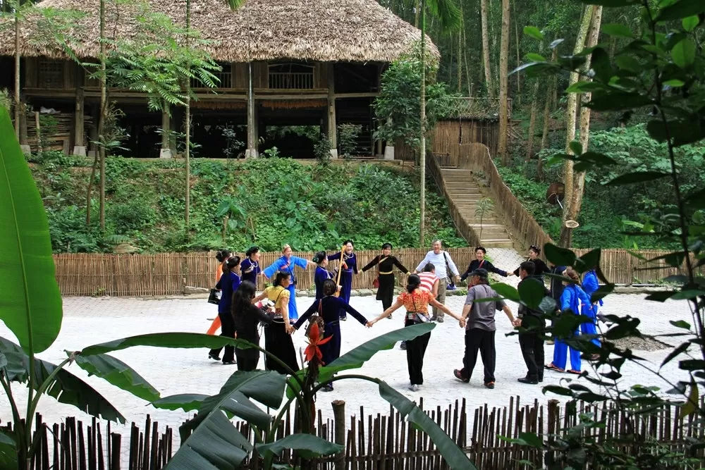 Làng ‘cơm chung nồi, tiền chung túi’