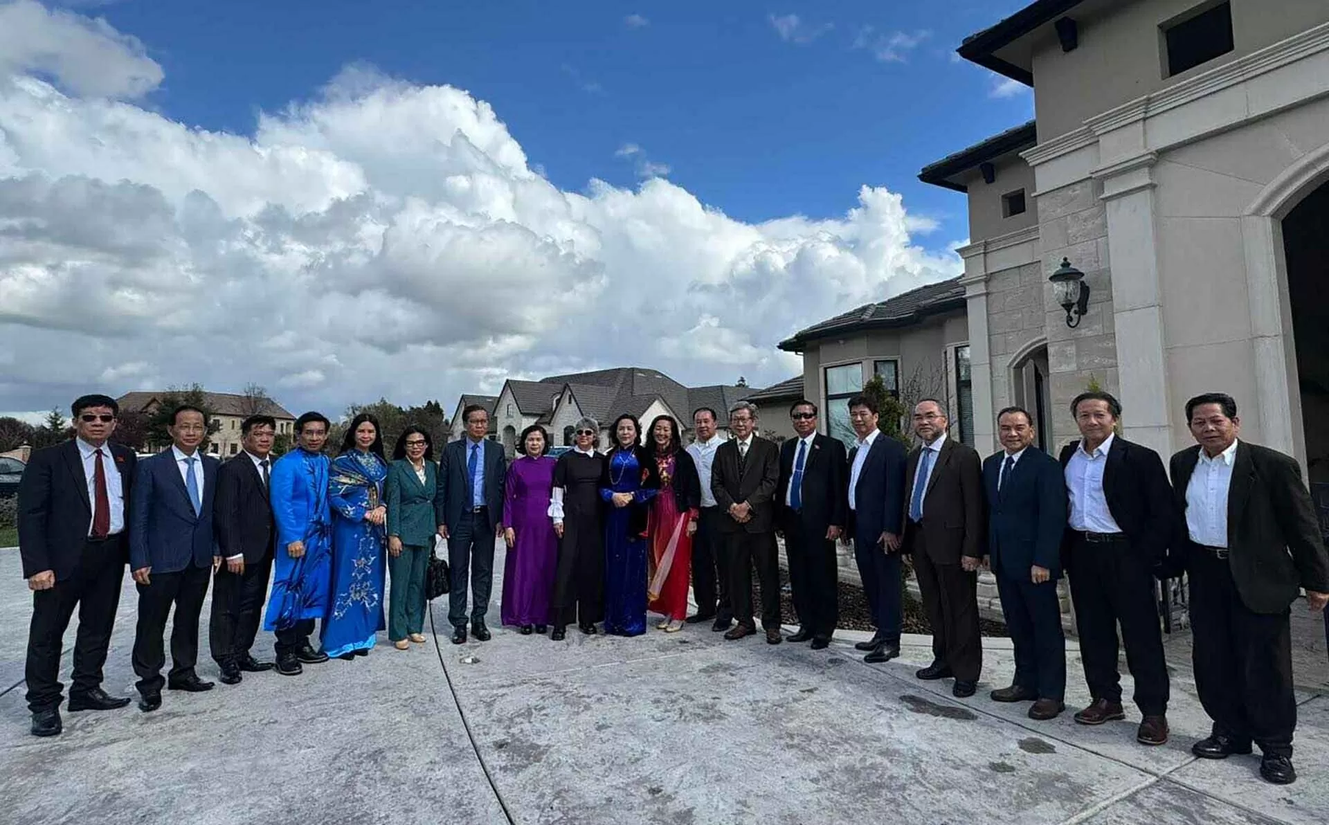 Phó Chủ tịch Quốc hội Nguyễn Thị Thanh thăm bang California nhân chuyến công tác tới Hoa Kỳ Phó Chủ tịch Quốc hội Nguyễn Thị Thanh thăm bang California nhân chuyến công tác tới Hoa Kỳ