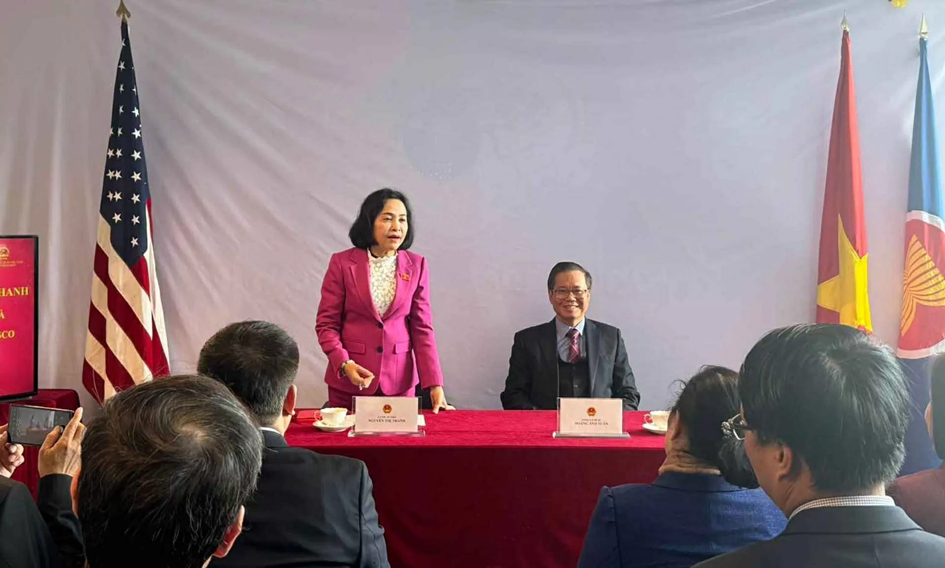 Phó Chủ tịch Quốc hội Nguyễn Thị Thanh thăm bang California nhân chuyến công tác tới Hoa Kỳ Phó Chủ tịch Quốc hội Nguyễn Thị Thanh thăm bang California nhân chuyến công tác tới Hoa Kỳ