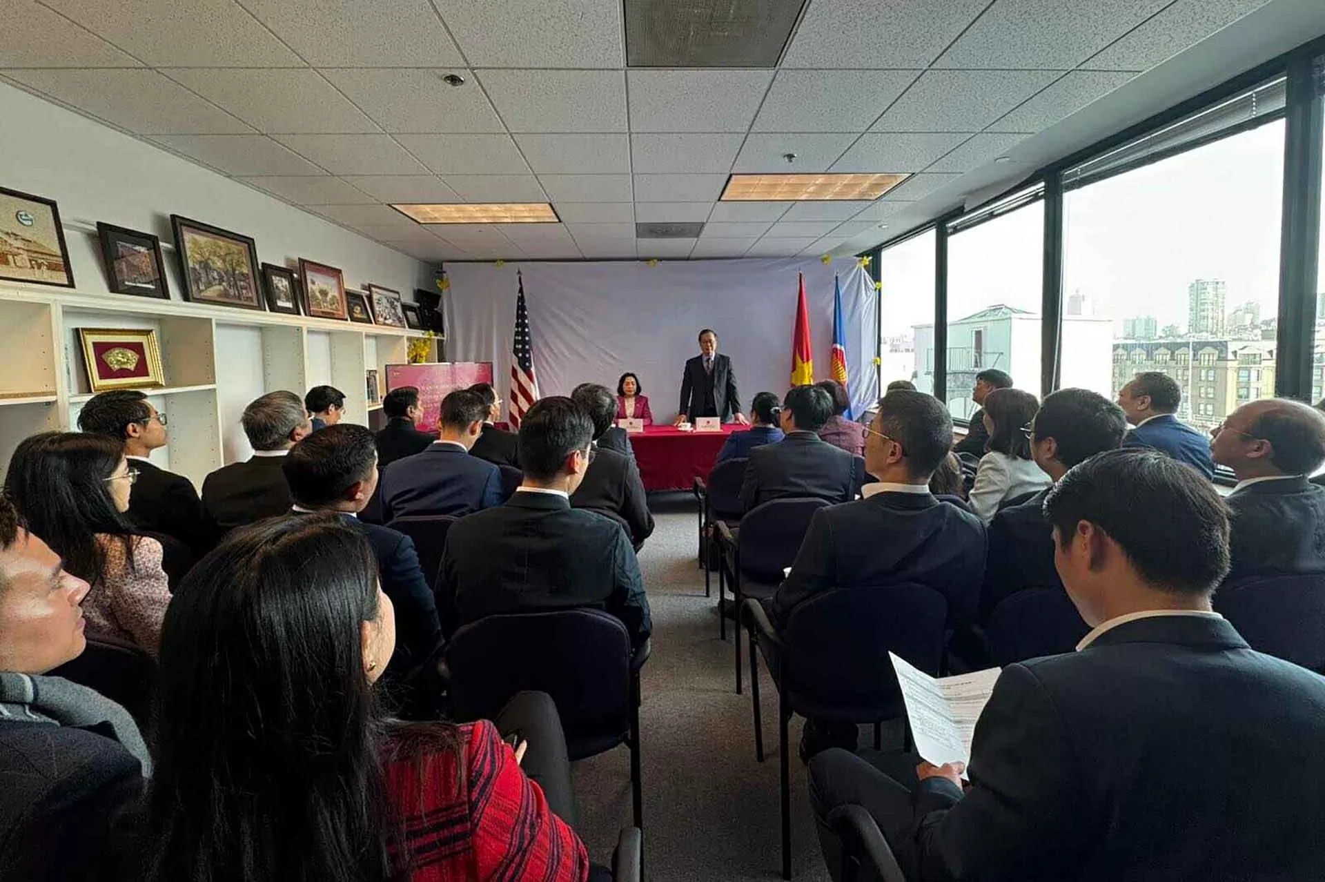 Phó Chủ tịch Quốc hội Nguyễn Thị Thanh thăm bang California nhân chuyến công tác tới Hoa Kỳ Phó Chủ tịch Quốc hội Nguyễn Thị Thanh thăm bang California nhân chuyến công tác tới Hoa Kỳ