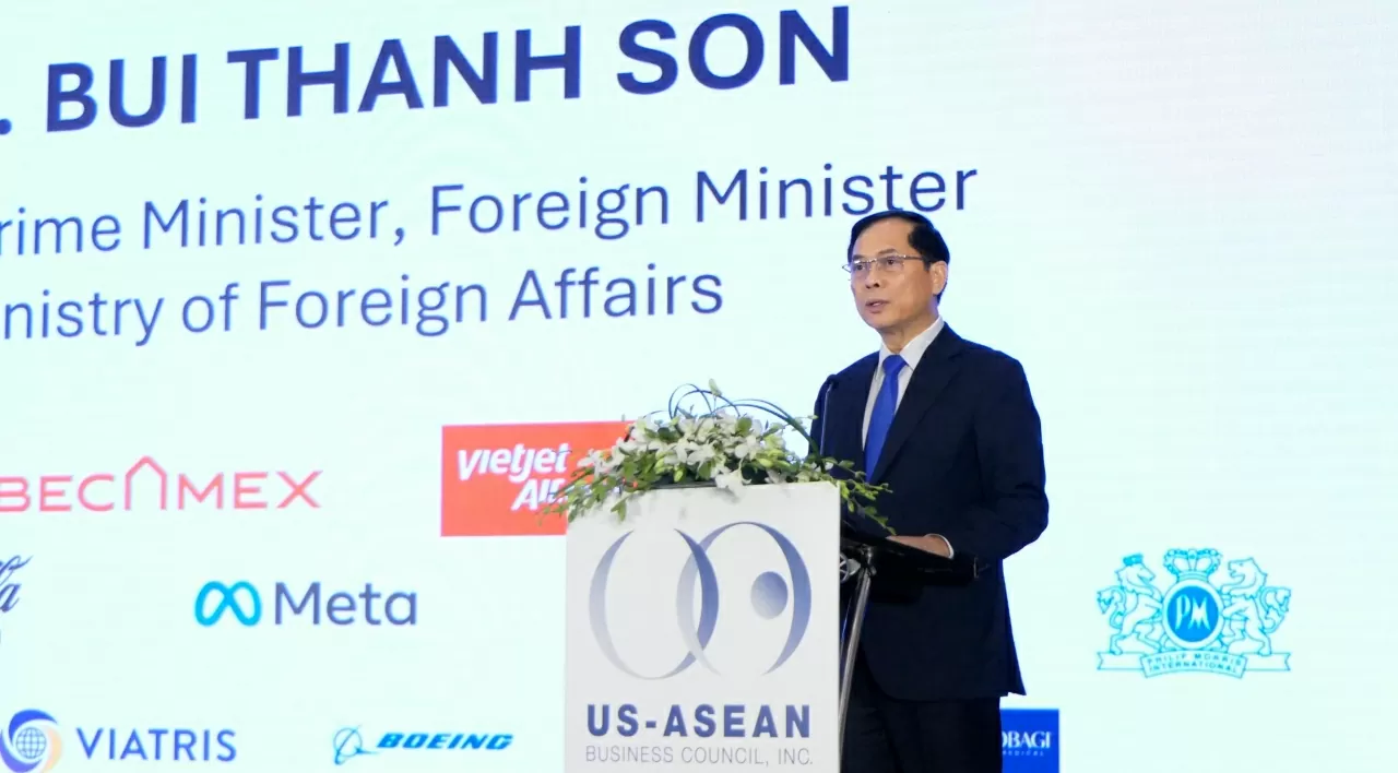 Phó Thủ Tướng, Bộ trưởng Bộ Ngoại giao Bùi Thanh Sơn muốn quan hệ Đối tác chiến lược toàn diện với Hoa Kỳ tiếp tục phát triển ổn định, bền vững, sâu rộng và hiệu quả trên tất cả các lĩnh vực. (Ảnh:Thành Long) Phó Thủ Tướng, Bộ trưởng Bộ Ngoại giao Bùi Thanh Sơn muốn quan hệ Đối tác chiến lược toàn diện với Hoa Kỳ tiếp tục phát triển ổn định, bền vững, sâu rộng và hiệu quả trên tất cả các lĩnh vực. (Ảnh:Thành Long)