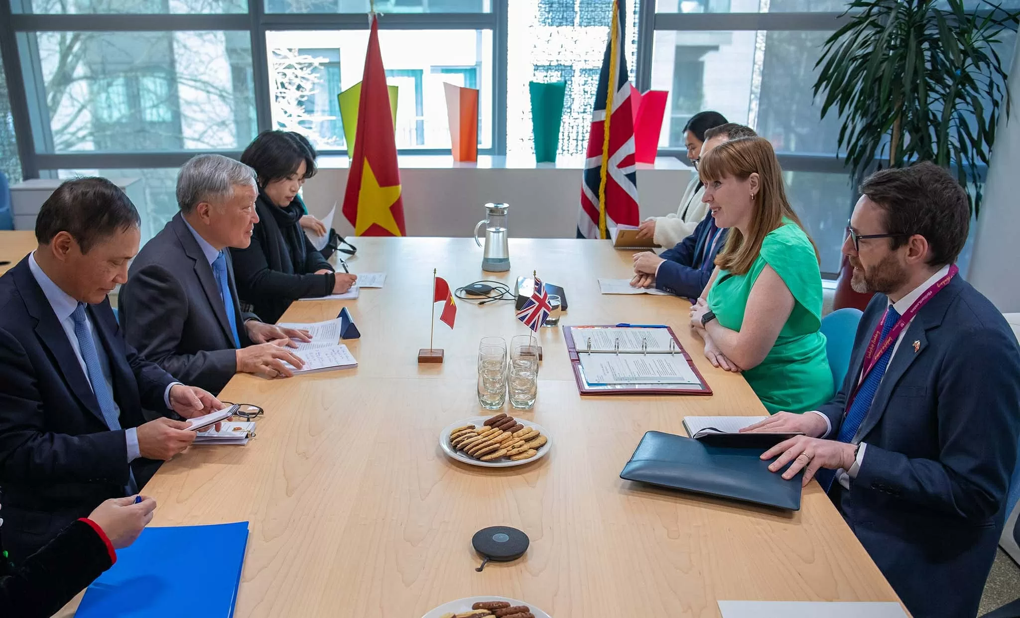 Thúc đẩy và làm sâu sắc hơn nữa quan hệ Đối tác chiến lược Việt Nam-Vương quốc Anh Thúc đẩy và làm sâu sắc hơn nữa quan hệ Đối tác chiến lược Việt Nam-Vương quốc Anh