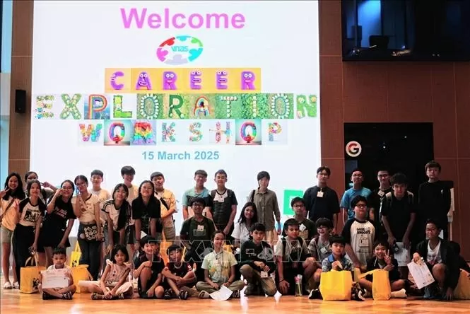 'Trải nghiệm về AI và an toàn Internet' dành cho thế hệ trẻ người Việt tại Singapore