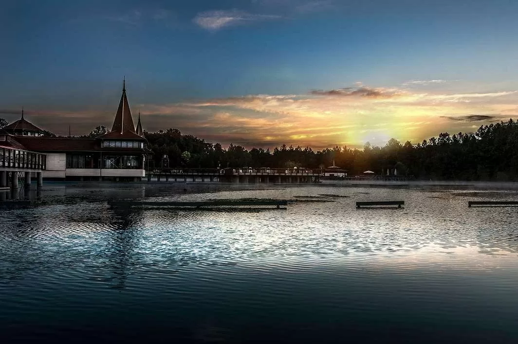 Hungary - Thiên đường suối khoáng, dấu ấn nghỉ dưỡng giữa lòng châu Âu Hungary - Thiên đường suối khoáng, dấu ấn nghỉ dưỡng giữa lòng châu Âu
