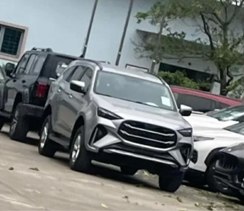 Phiên bản được cho là thấp nhất của Isuzu mu-X 2025 tại Việt Nam