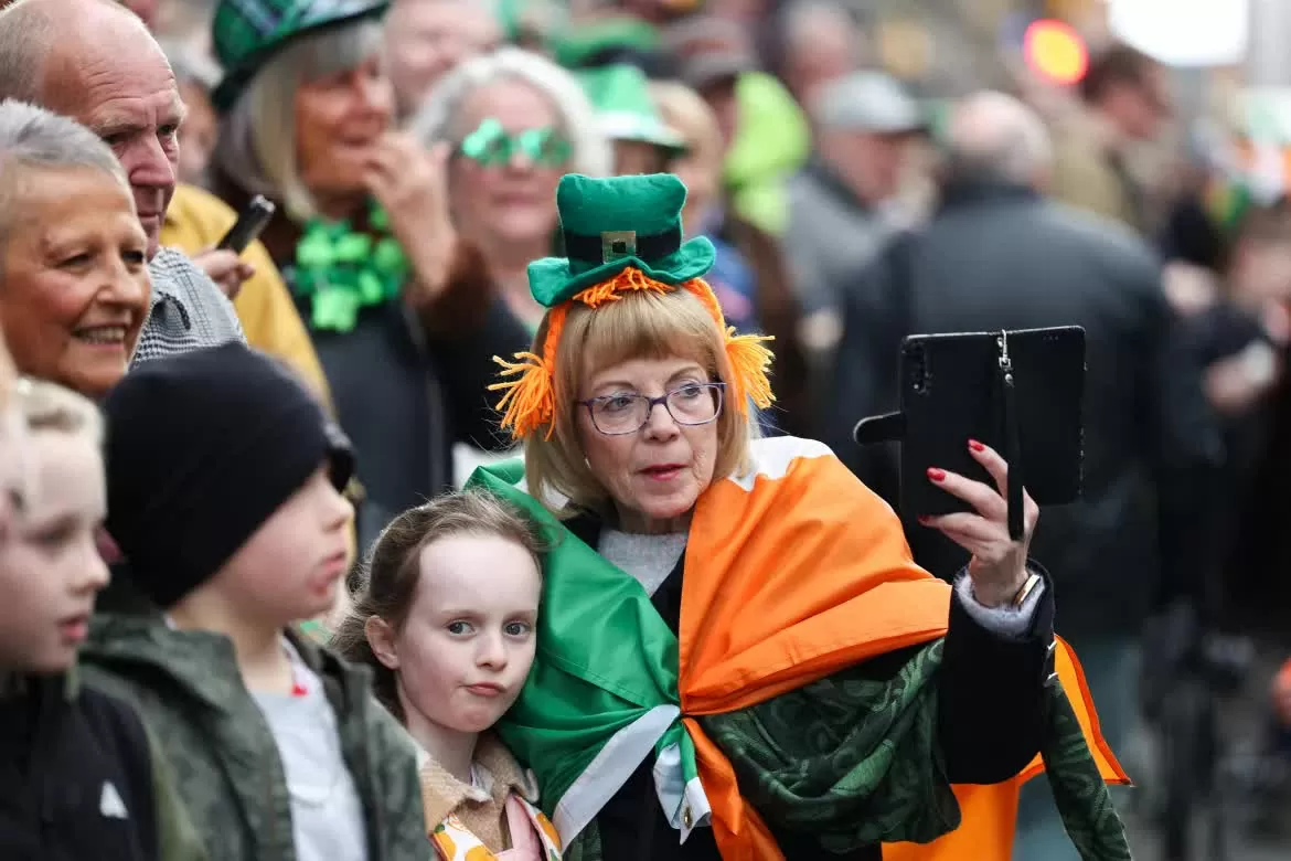 Sắc xanh phủ kín các thành phố trên thế giới trong Ngày Thánh Patrick