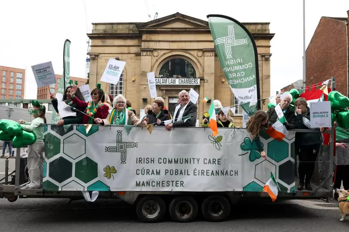 Sắc xanh phủ kín các thành phố trên thế giới trong Ngày Thánh Patrick