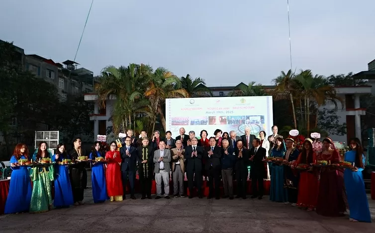 Trải nghiệm Novruz Bayram - lễ hội văn hoá độc đáo của người Azerbaijan tại Việt Nam Trải nghiệm Novruz Bayram - lễ hội văn hoá độc đáo của người Azerbaijan tại Việt Nam