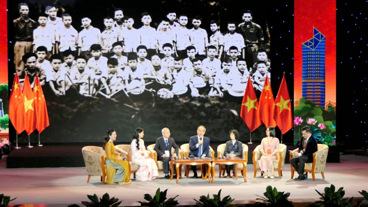 Học sinh, sinh viên Việt Nam-Trung Quốc các thời kỳ ôn lại kỷ niệm sâu sắc về nghĩa tình hai nước Học sinh, sinh viên Việt Nam-Trung Quốc các thời kỳ ôn lại kỷ niệm sâu sắc về nghĩa tình hai nước