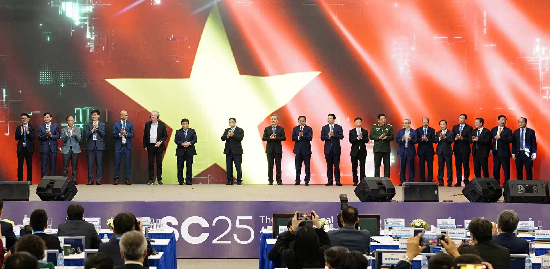 Hòa vào ‘dòng chảy’ công nghệ toàn cầu Hòa vào ‘dòng chảy’ công nghệ toàn cầu