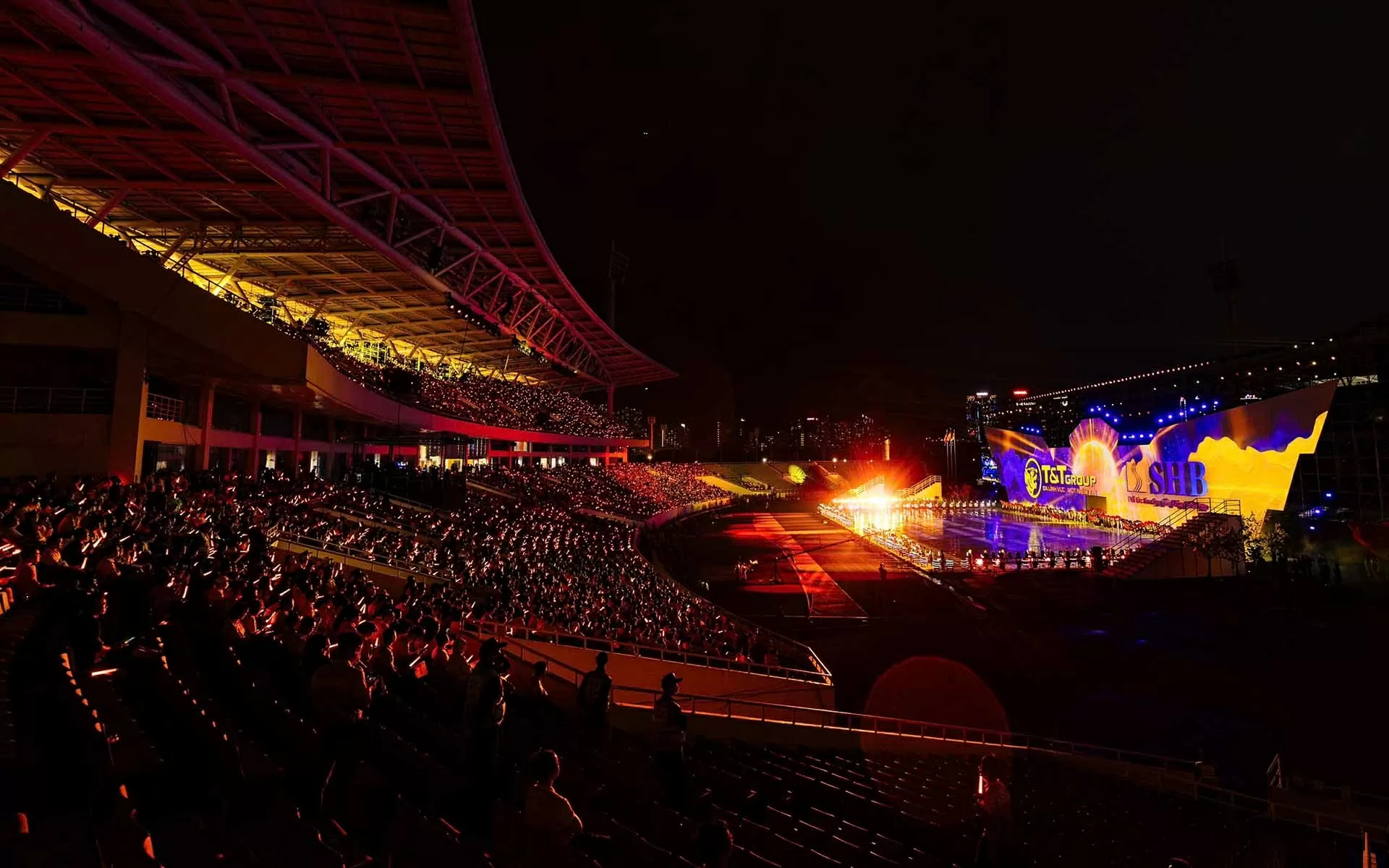 Ngày hội Văn hóa T&T – SHB 2025 với quy mô hơn 15.000 người, đại diện cho 80.000 cán bộ công nhân viên trong hệ thống T&T Group - SHB Ngày hội Văn hóa T&T – SHB 2025 với quy mô hơn 15.000 người, đại diện cho 80.000 cán bộ công nhân viên trong hệ thống T&T Group - SHB