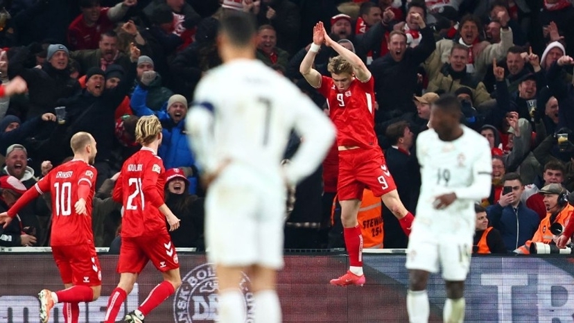 Hojlund ghi bàn, ăn mừng ‘Siu’ trước mặt Ronaldo