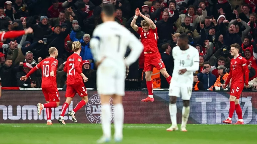 Hojlund ghi bàn, ăn mừng ‘Siu’ trước mặt Ronaldo