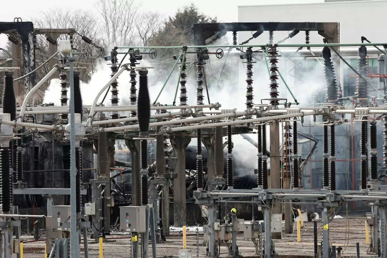 Anh: Cận cảnh đám cháy lớn tại sân bay Heathrow, làm gián đoạn hoạt động du lịch toàn cầu Anh: Cận cảnh đám cháy lớn tại sân bay Heathrow, làm gián đoạn hoạt động du lịch toàn cầu