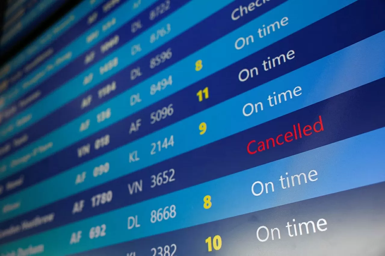 Anh: Cận cảnh đám cháy lớn tại sân bay Heathrow, làm gián đoạn hoạt động du lịch toàn cầu