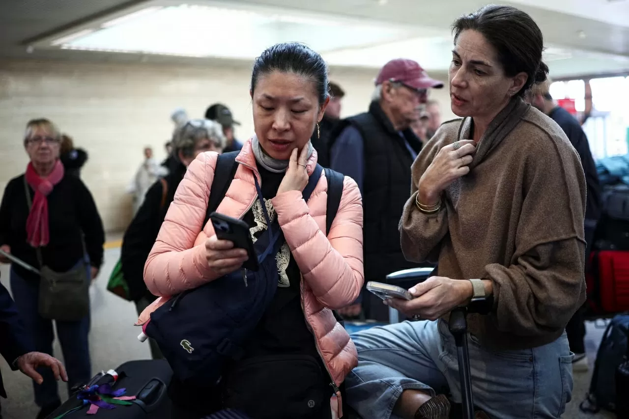 Anh: Cận cảnh đám cháy lớn tại sân bay Heathrow, làm gián đoạn hoạt động du lịch toàn cầu Anh: Cận cảnh đám cháy lớn tại sân bay Heathrow, làm gián đoạn hoạt động du lịch toàn cầu