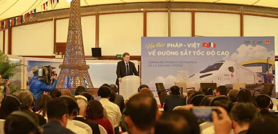 Pháp mong muốn hợp tác cùng Việt Nam trong dự án đường sắt cao tốc Bắc-Nam Pháp mong muốn hợp tác cùng Việt Nam trong dự án đường sắt cao tốc Bắc-Nam