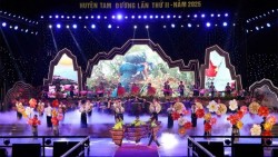 Lai Châu tưng bừng khai hội Putaleng, mời gọi du khách về miền đỗ quyên