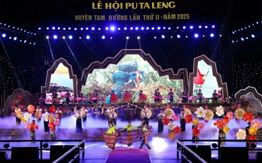 Lai Châu tưng bừng khai hội Putaleng, mời gọi du khách về miền đỗ quyên Lai Châu tưng bừng khai hội Putaleng, mời gọi du khách về miền đỗ quyên