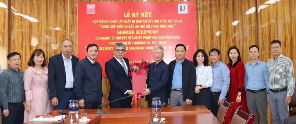 Nhà máy In tiền Quốc gia ký kết hợp đồng mua bán giấy in bảo an với các đơn vị Nhà máy In tiền Quốc gia ký kết hợp đồng mua bán giấy in bảo an với các đơn vị