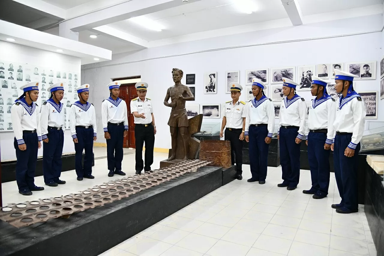 Chiến sĩ mới Vùng 5 Hải quân tham quan, học tập tại Trại giam Phú Quốc Chiến sĩ mới Vùng 5 Hải quân tham quan, học tập tại Trại giam Phú Quốc